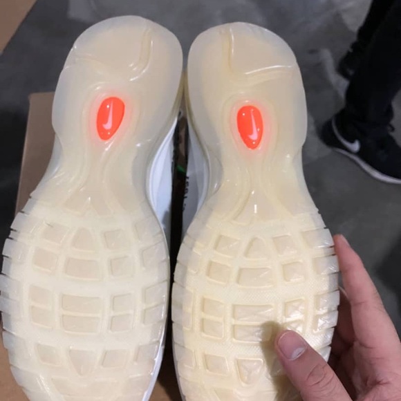 Air max 97 off white size 7.5, Ds, have receipt - Picture 4 of 8